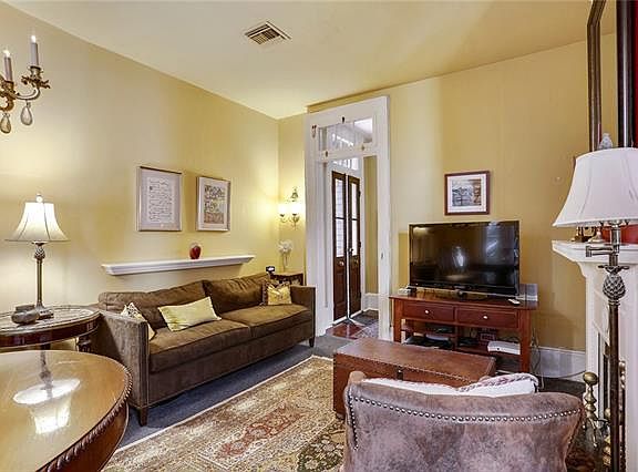 5th image of 915 Saint Peter St #917