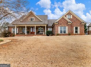 8629 Drake Dr, Lula, GA 30554