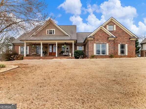 8629 Drake Dr, Lula, GA 30554