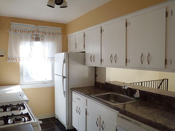 5th image of 1030 Cove Dr #147-D