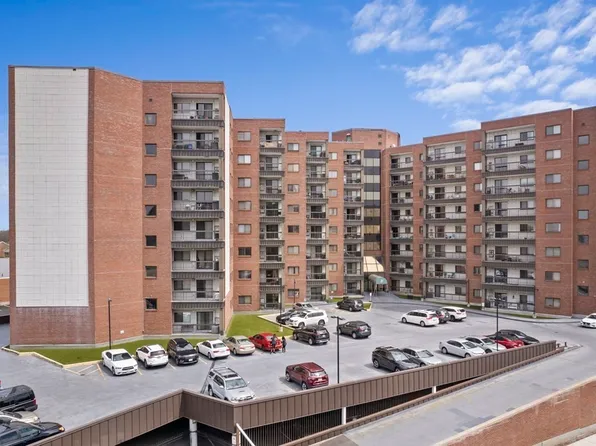 90 Quincy Shore Dr APT 402, Quincy, MA 02171