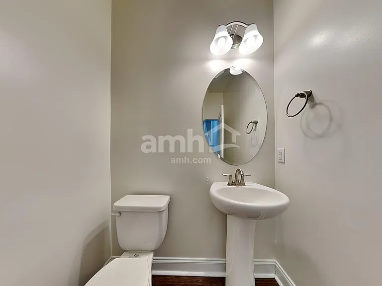 16368 Aubergine Aly — Photo 8
