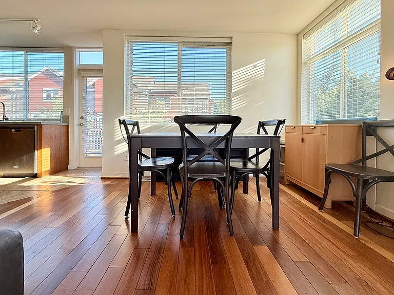 2405 NE Park Dr — Photo 11