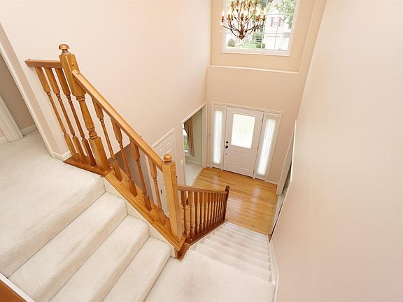 3rd image of 10023 Somerset Dr