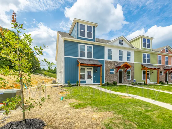 1908 SE Cypress Ln, Cleveland, TN 37323