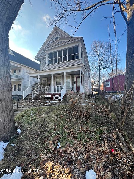 3rd image of 1477 Glenwood Boulevard