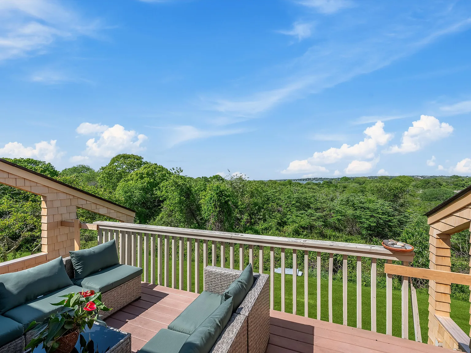The Perfect Montauk Summer Escape with Lake views — Photo 3