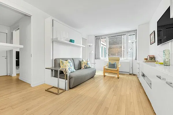 322 West 57th Street — Photo 2