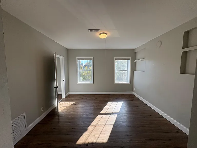 33 Jefferson St #2 — Photo 5