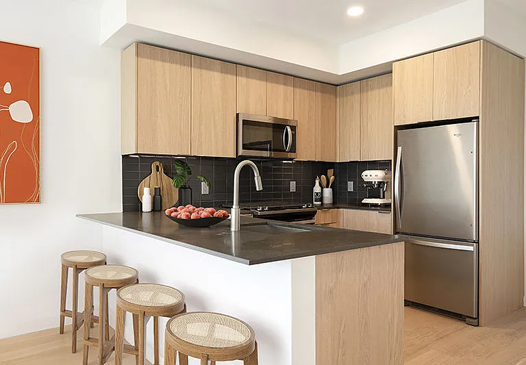 2025 Fulton Ave — Photo 5