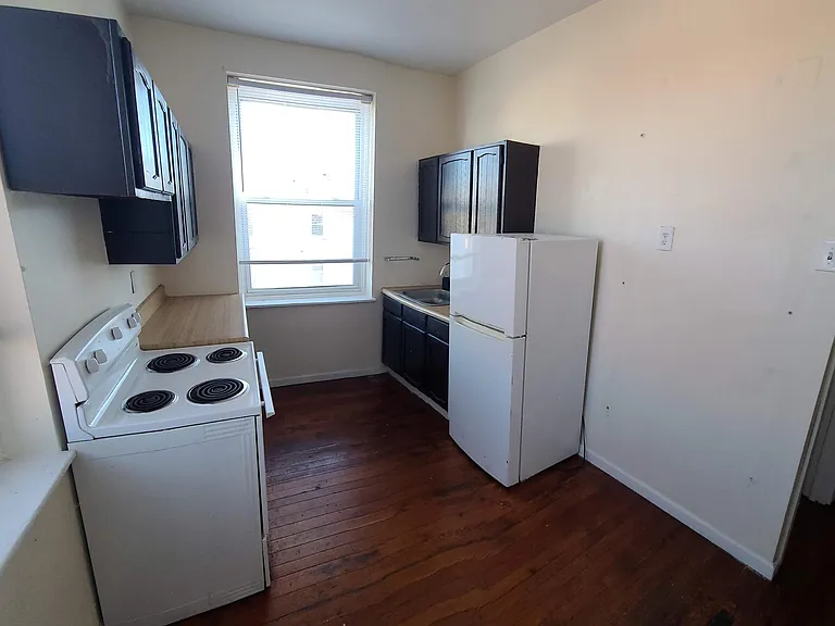 2580 Frankford Ave #6 — Photo 4