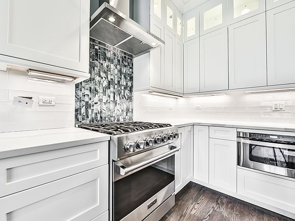5th image of 2653 N Orchard St #3