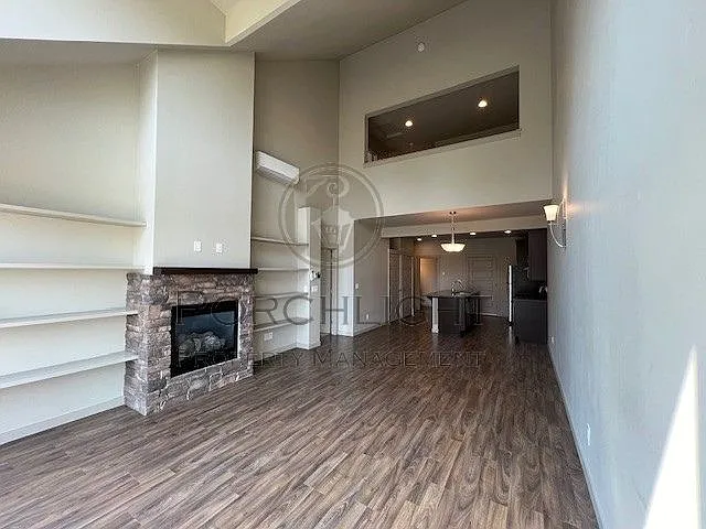 2200 Greenview Cir #1 — Photo 14