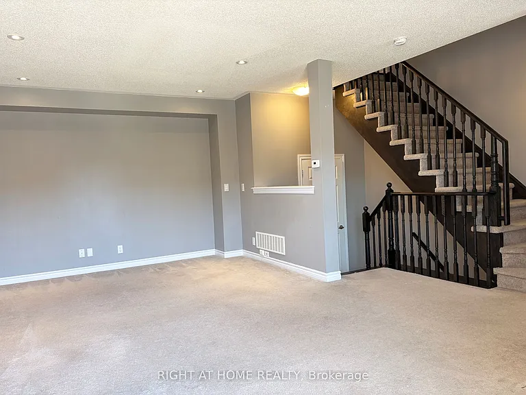 68 Nearco Cres — Photo 9