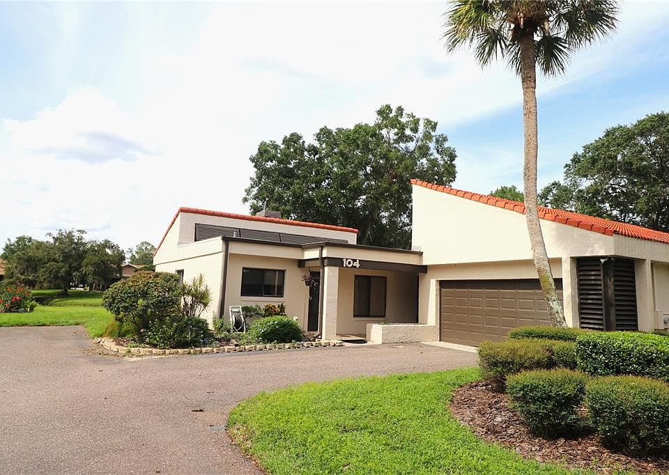 1st image of 104 CAPRI COURT N