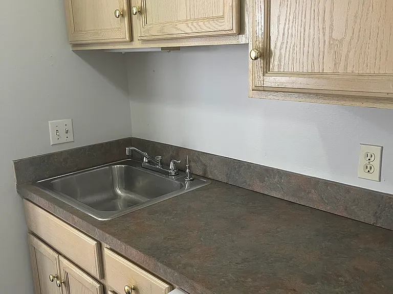 1442 W 110th St #4 — Photo 8