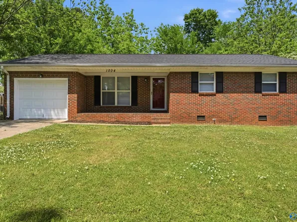 1504 Faye St SW, Decatur, AL 35601