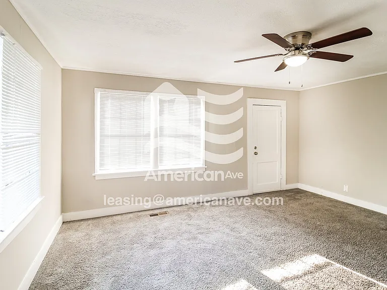 719233_009_wm_-_main_bedroom_13628514.jpg