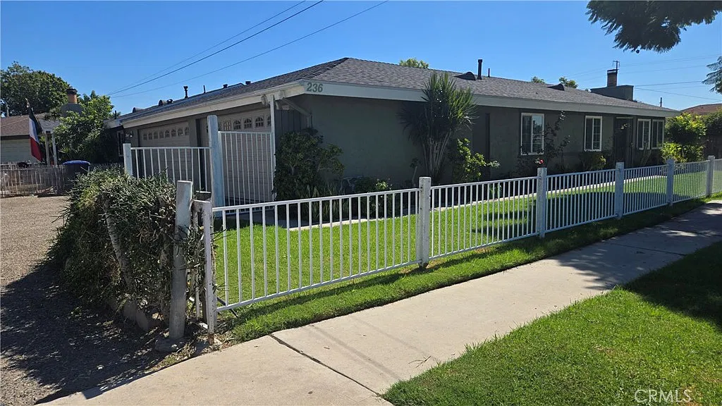 3 bed, 1300 sqft, $3,500 — Photo 2