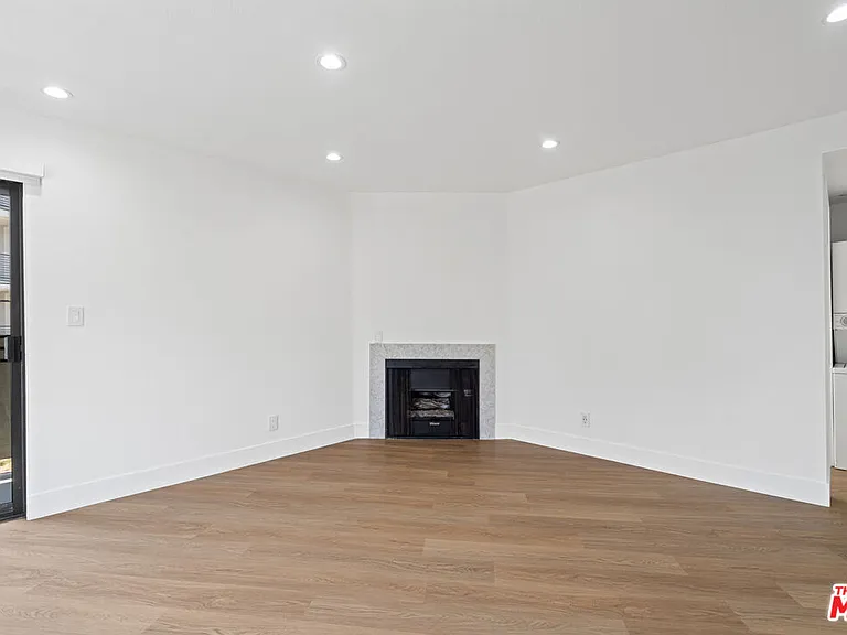 3939 Moore St #106 — Photo 4