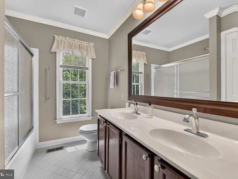 380 Clagett St SW — Photo 21