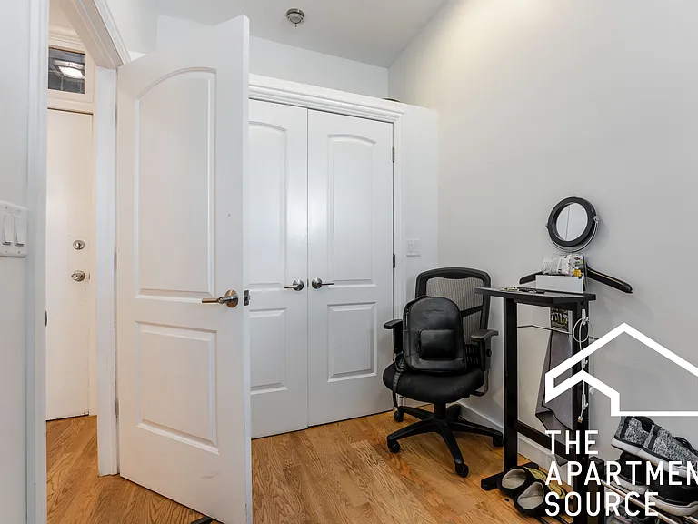1806 W Grand Ave #2E — Photo 11