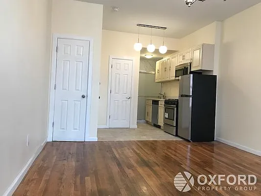 Rented by Oxford Property Group | media 8