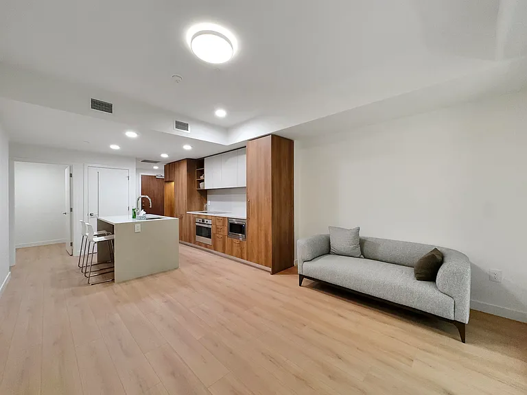 133 W 49th Ave #3XX — Photo 9