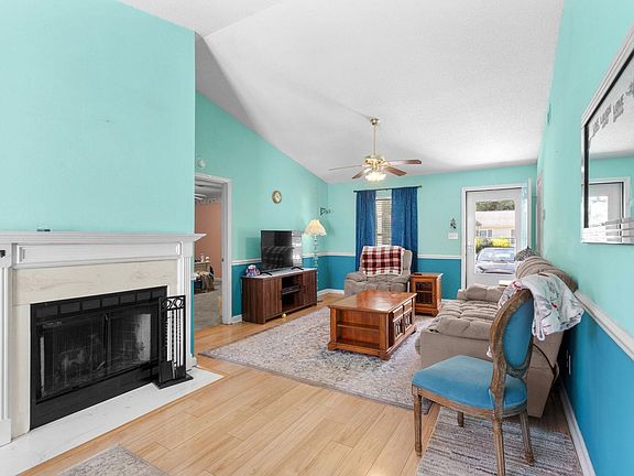 4th image of 2643 Temperance Dr.