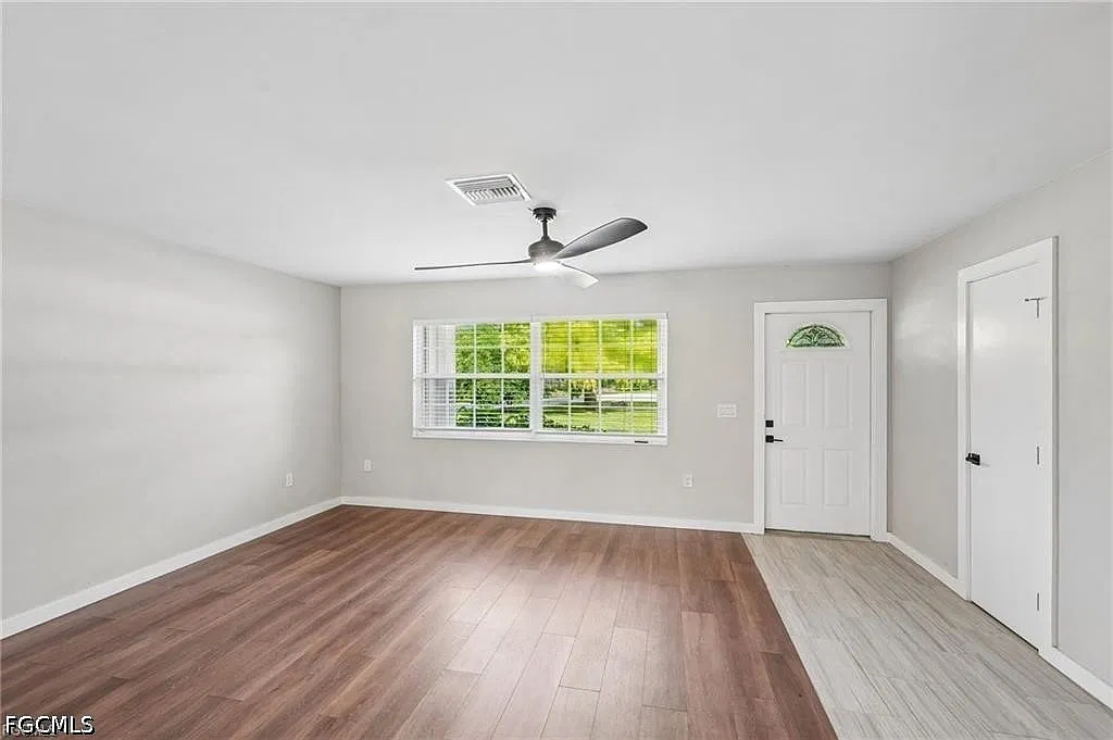 3 bed, 3.0 bath, 1661 sqft, $2,600 — Photo 2