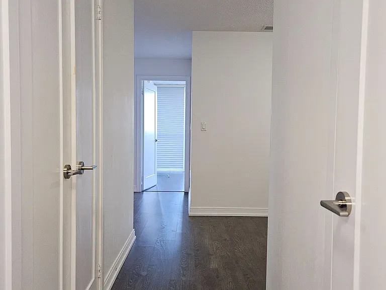275 Village Green Sq #316 — Photo 3