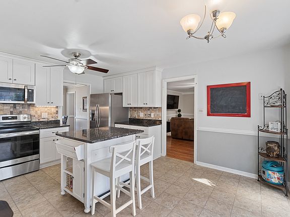 5th image of 531 Currituck Dr