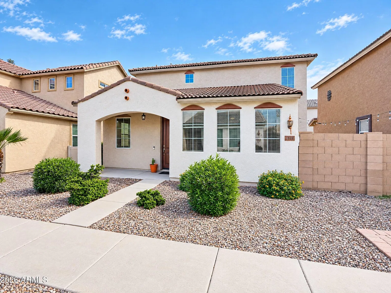 2 bed, 2.5 bath, 1347 sqft, $2,000 — Photo 2
