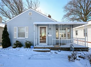 911 Dartmoor Ave, Parma, OH