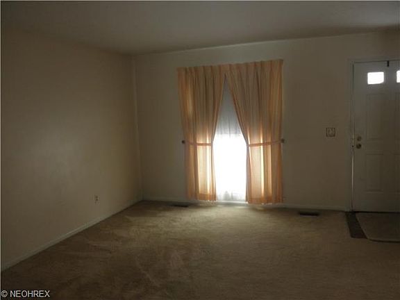 2nd image of 2243 Pine Tree Ln