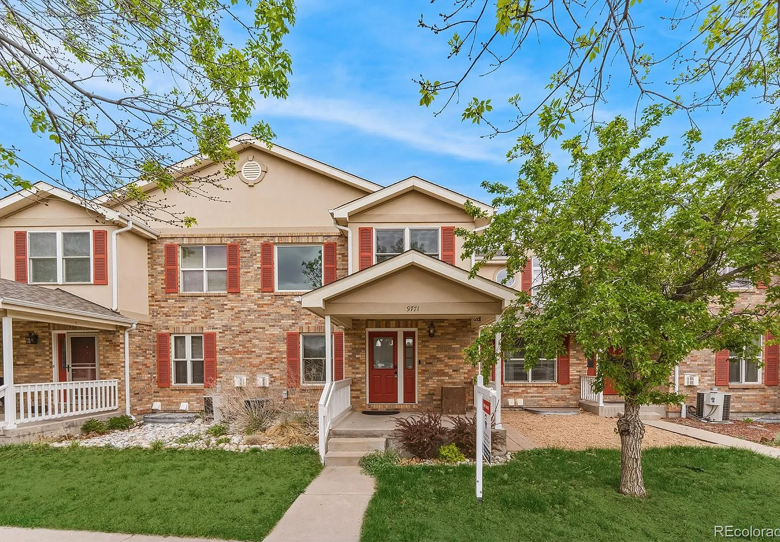 4 bed, 3.5 bath, 2702 sqft, $3,100 — Photo 1