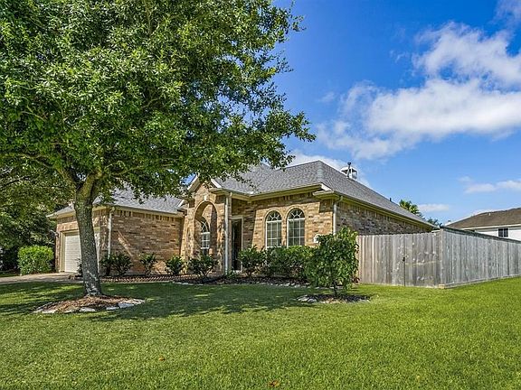 3rd image of 3823 Jackson Bluff Dr