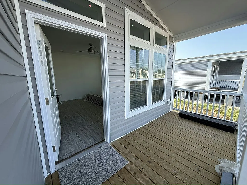 3 bed, 2.0 bath, 1356 sqft, $1,529 — Photo 3
