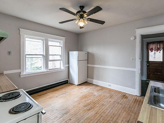 4th image of 343 Winton St #2R