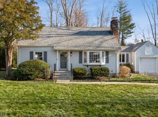 11 Joseph St, Chatham, NJ 07928