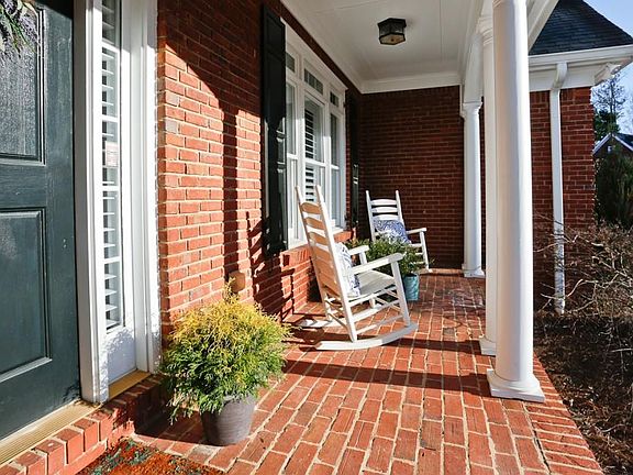 3rd image of 2825 Towne Village Dr