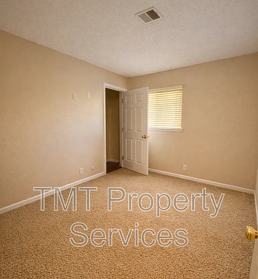 2533 Stansberry Way — Photo 7