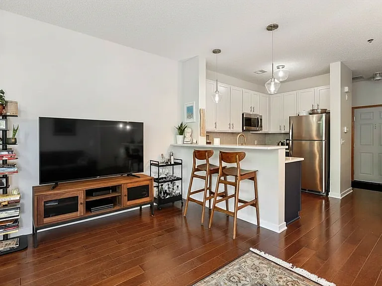 615 N 1st St #115 — Photo 7