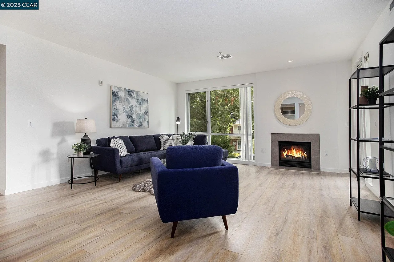 1655 N California Blvd — Photo 3