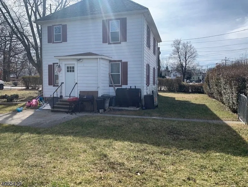 4 bed, 2.0 bath, $4,000 — Photo 3