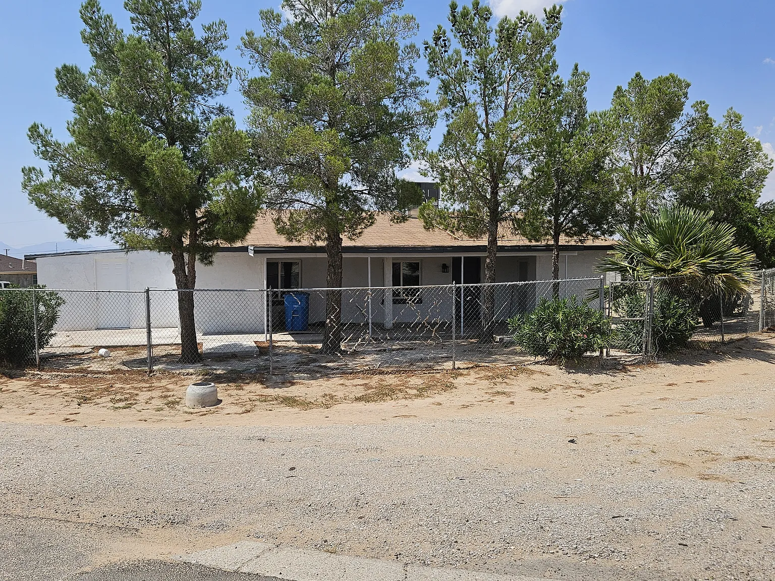 2 bed, 807 sqft, $1,050 — Photo 1