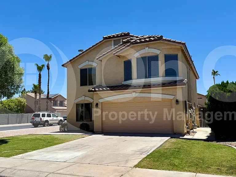 2075 E Appaloosa Rd — Photo 1