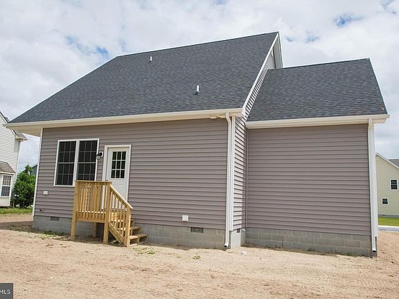2nd image of 300 Cottonwood Dr