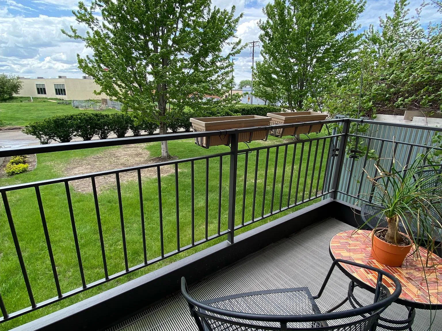 1 bed, 889 sqft, $2,000 — Photo 4
