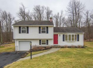 290 Russo Dr, Hamden, CT 06518